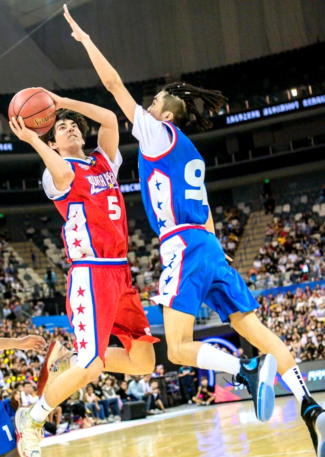 篮球选手爆冷获胜，专家预测失准