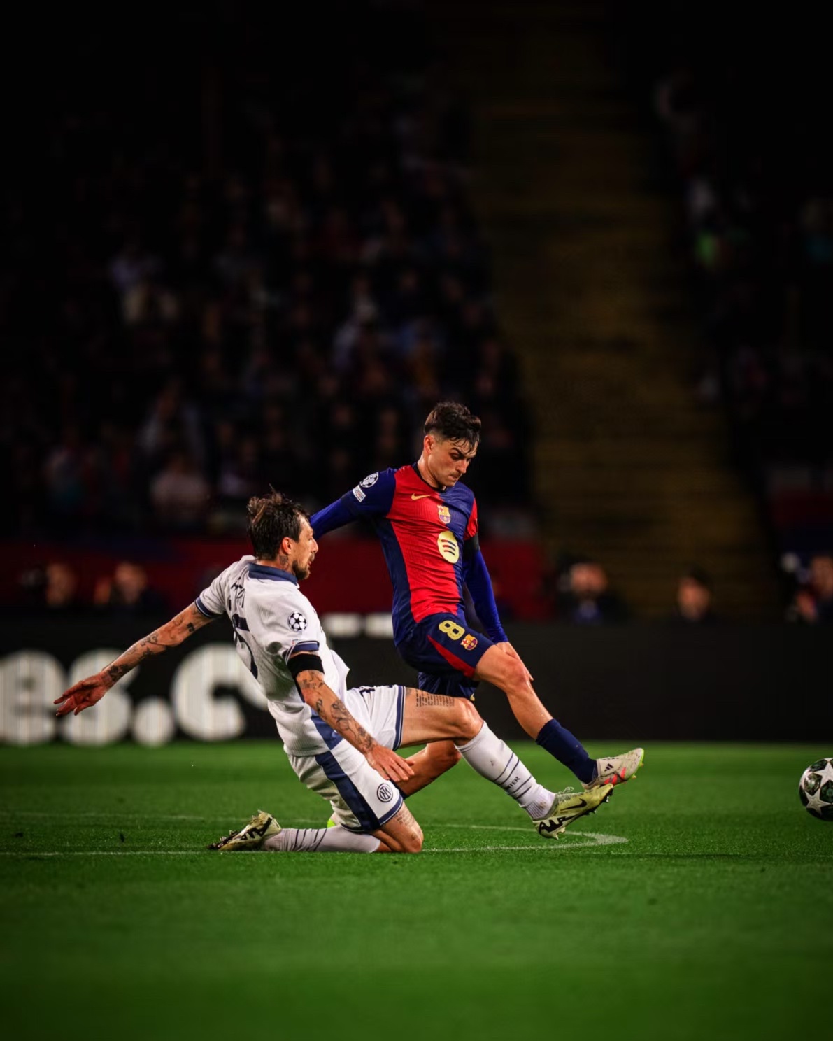 足球场外新闻不断，话题热度爆表的简单介绍