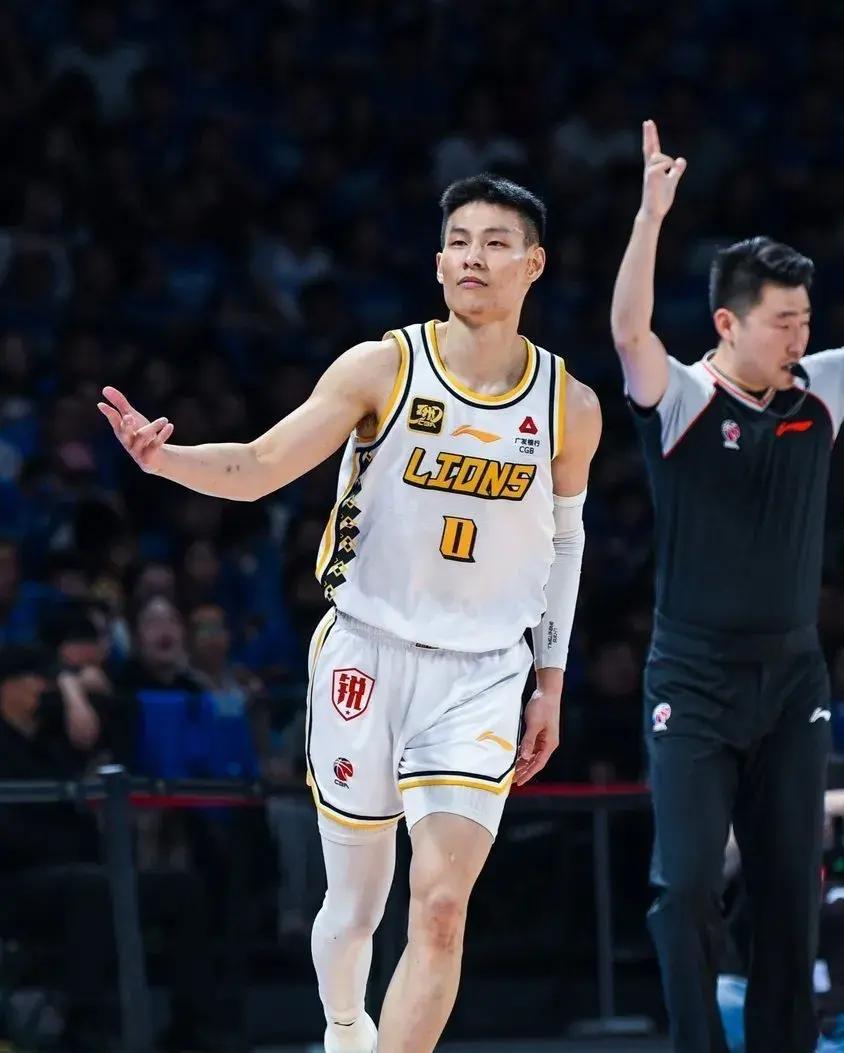 广州队绝杀湖人，王哲林高光表现